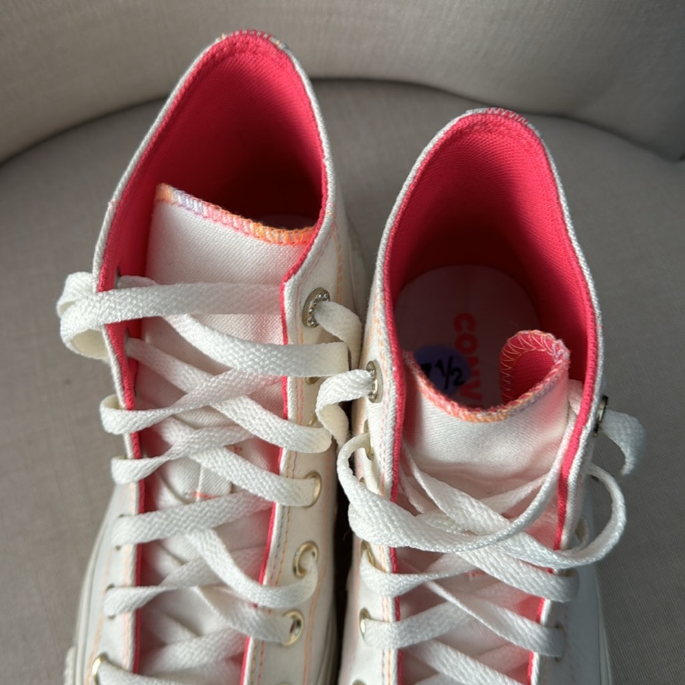 Women’s Converse - Picture 5 of 8